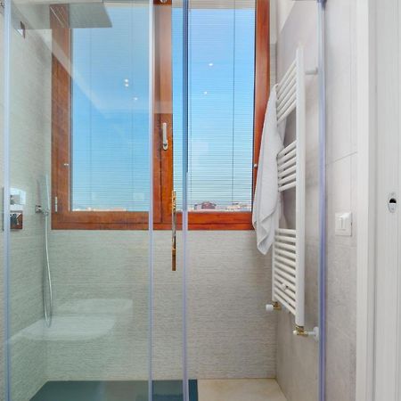Window On The Sea Apartment ออลเบีย ภายนอก รูปภาพ