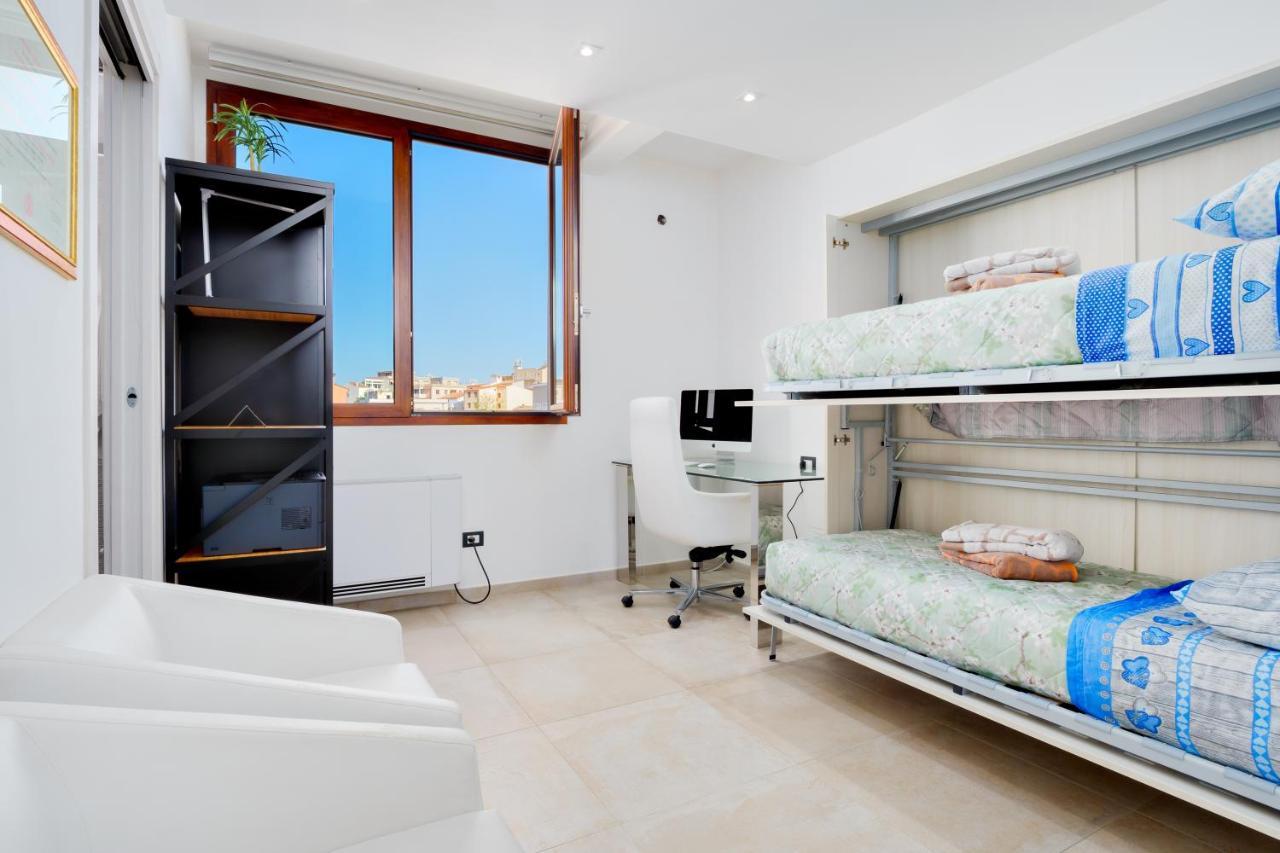 Window On The Sea Apartment ออลเบีย ภายนอก รูปภาพ