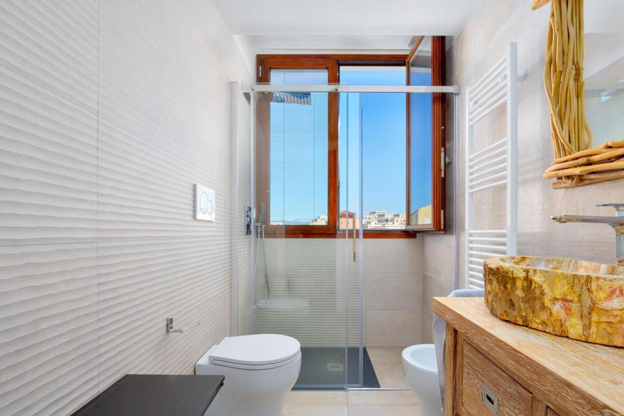 Window On The Sea Apartment ออลเบีย ภายนอก รูปภาพ