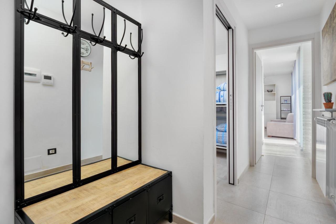 Window On The Sea Apartment ออลเบีย ภายนอก รูปภาพ