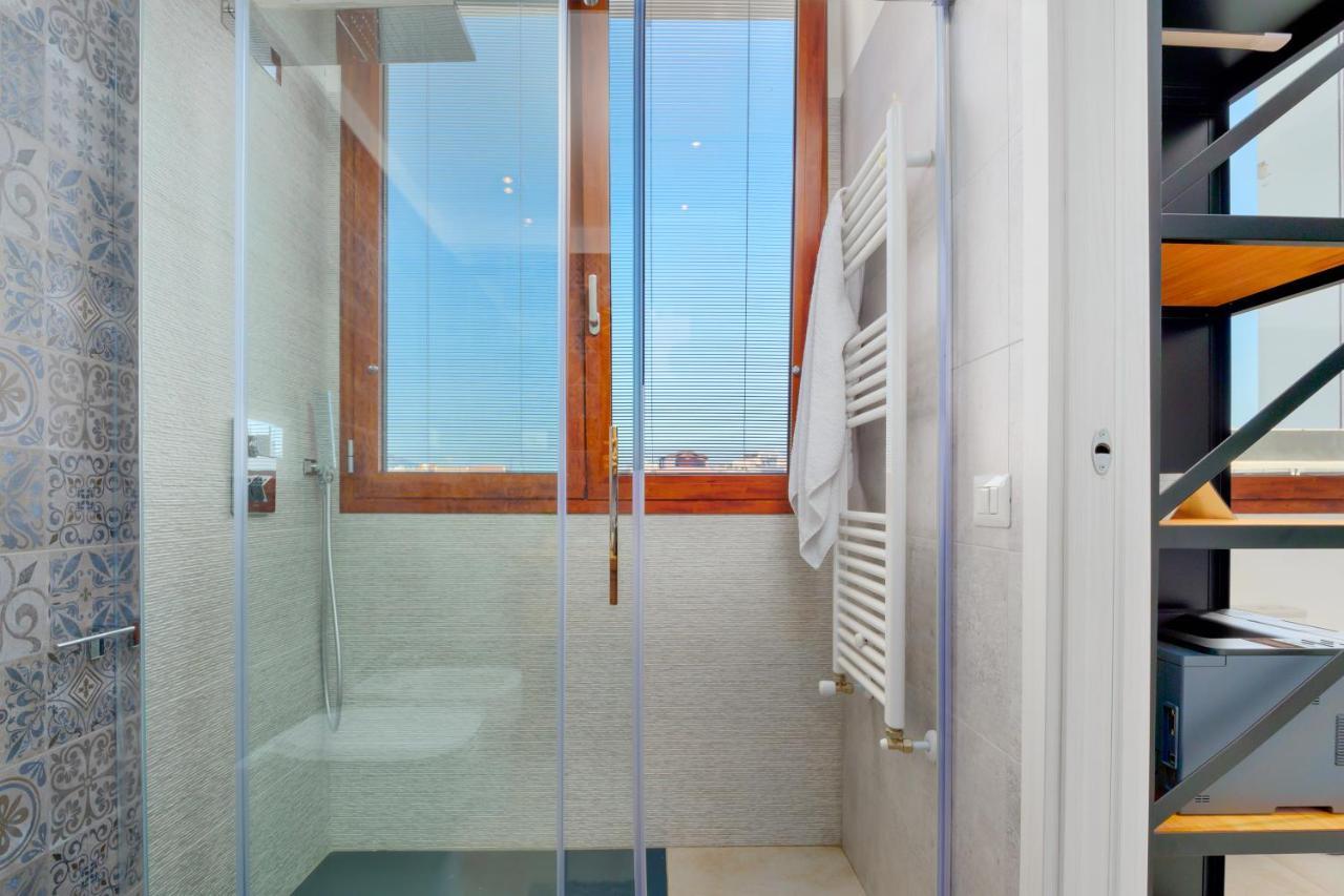 Window On The Sea Apartment ออลเบีย ภายนอก รูปภาพ